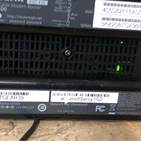 Netgear C3700V2 N600 WiFi Cable Modem Router 8x4 Download speeds - Picture 13 of 15